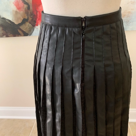 bebe faux leather and lace skirt size 2 - Picture 5 of 8